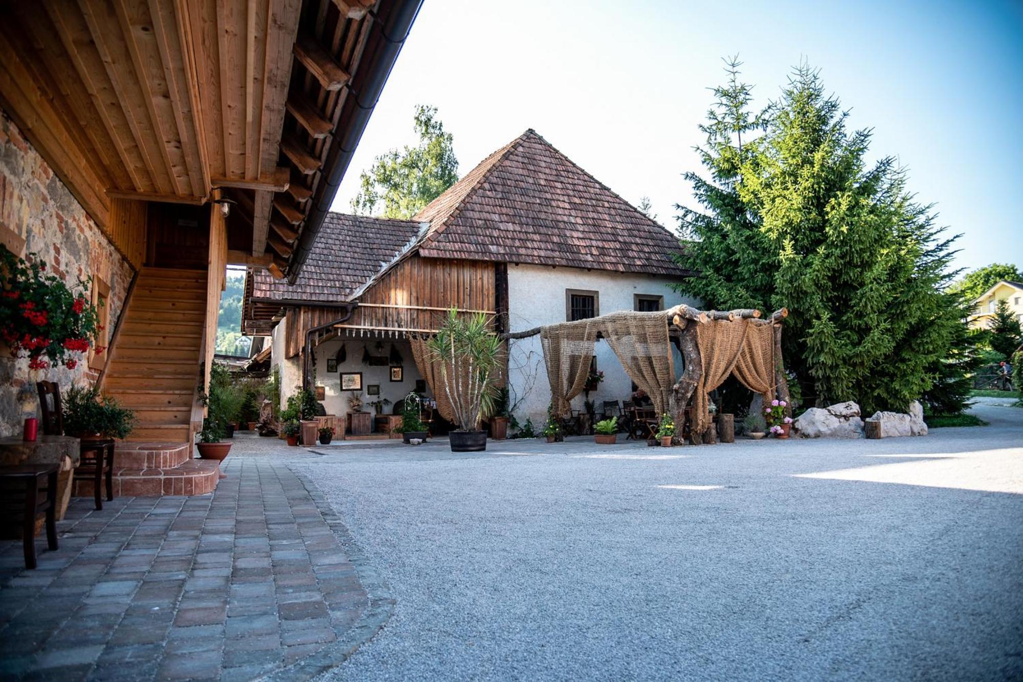 Resort Hisa Ida - Apartments With Hot Tub And Sauna Ivancna Gorica Exterior foto