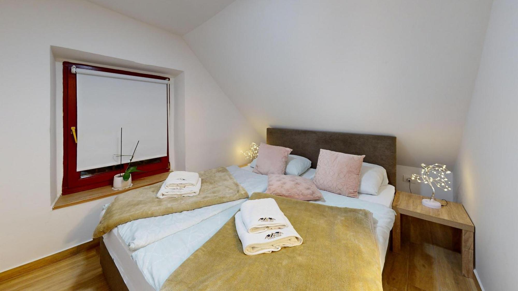 Resort Hisa Ida - Apartments With Hot Tub And Sauna Ivancna Gorica Habitación foto